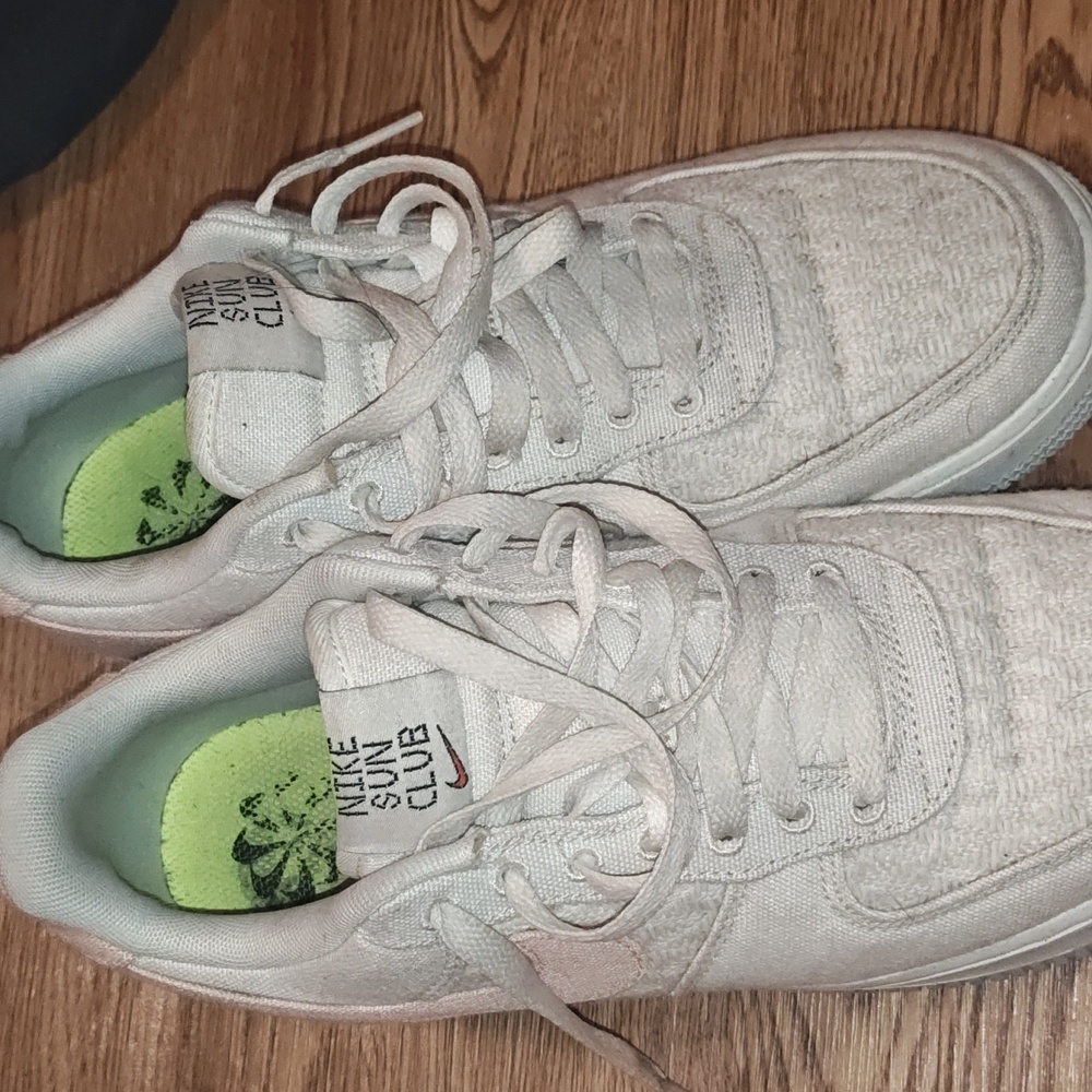 Nike Kids White and Light Pink Sneakers - Picture 2 of 3